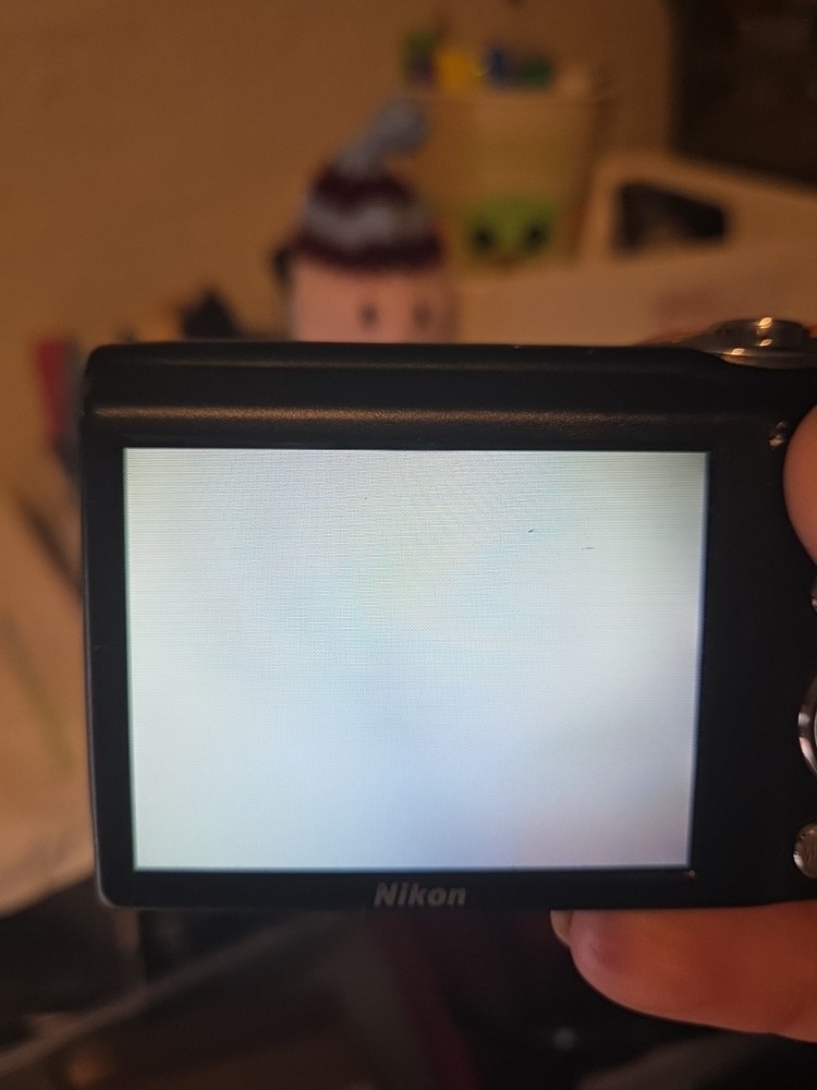 Nikon Coolpix S3000 Digital Compact Camera, SPARES ONLY, Please Read.