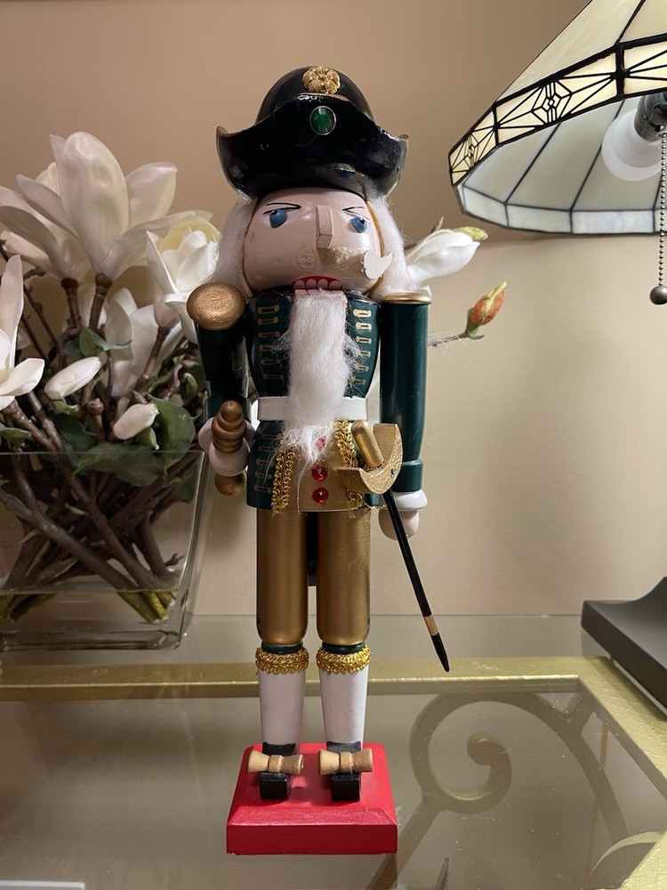 VINTAGE NUTCRACKER RARE PIECE AS IS
