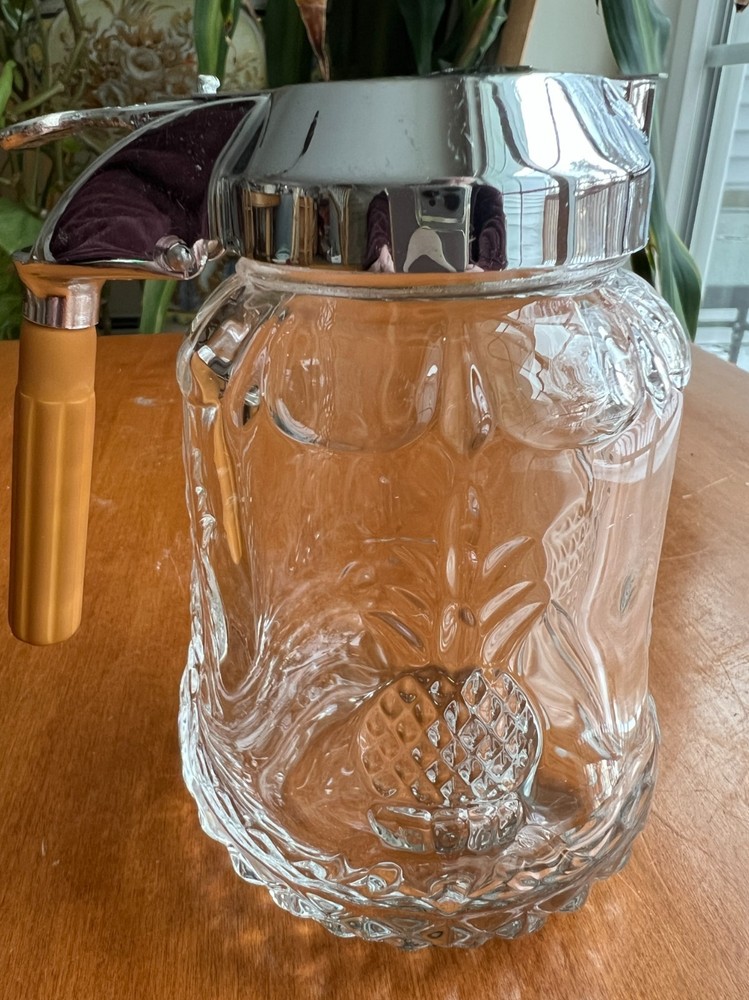 1950s Dripcut Syrup Pitcher; Butterscotch Bakelite Handle; Pineapples; (161)
