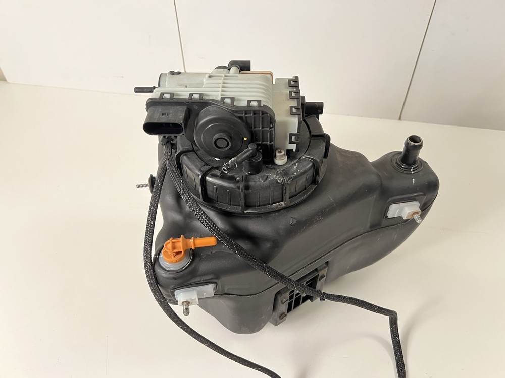 E70 DEF Tank Front Right x5 35d M57 2009-2013