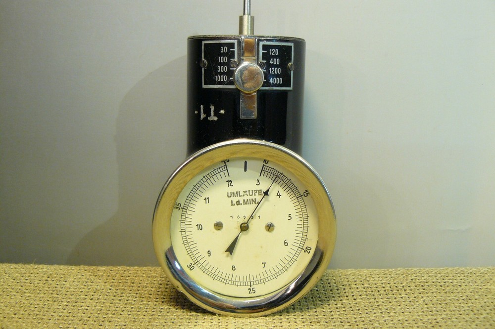 Antique Germany Hand TACHOMETER kit with Box (546)