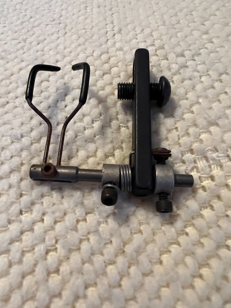 Dual Prong Wire Flipper Rest