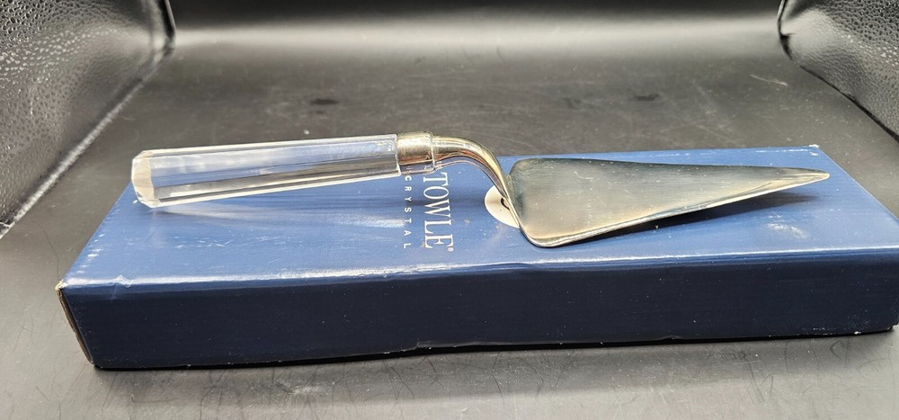 Towle Crystal Charis Cake Server 06145 - READ
