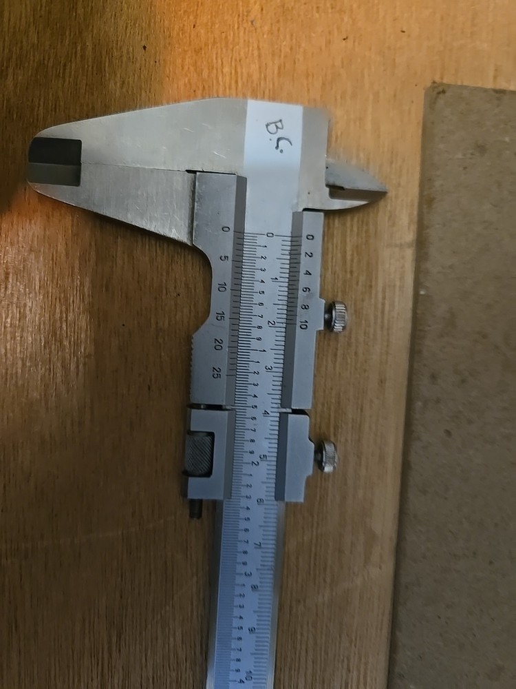 Vernier Caliper w/ Fine Adjustment