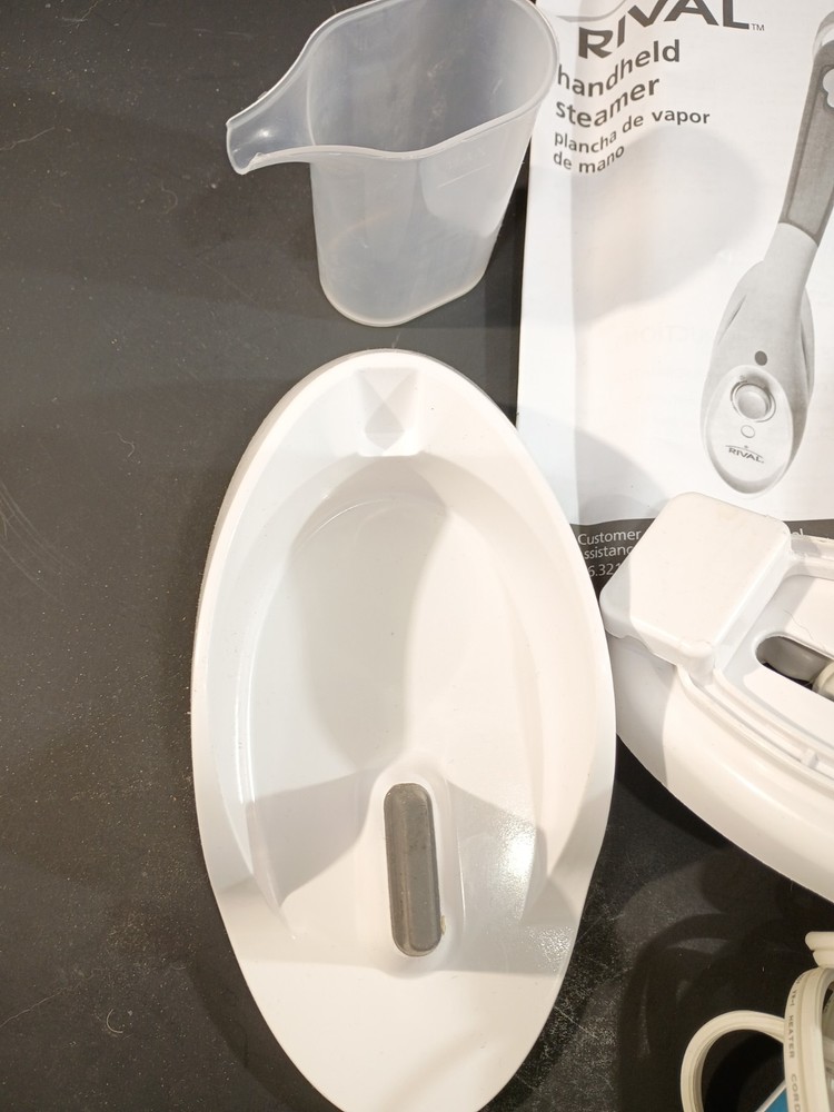 Rival Handheld Steamer - works