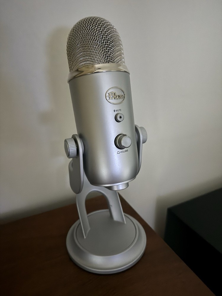 Blue Yeti USB Microphone Silver