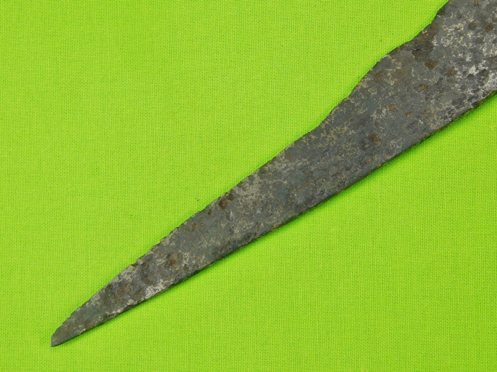 Antique Very Old Medieval Knife Dagger Blade D