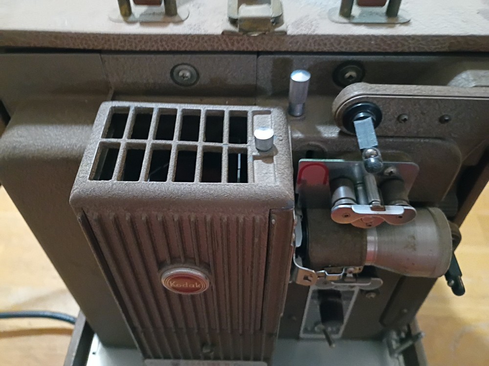 Kodak Kodascope Analyst II projector 16mm (untested no lamp bulb)