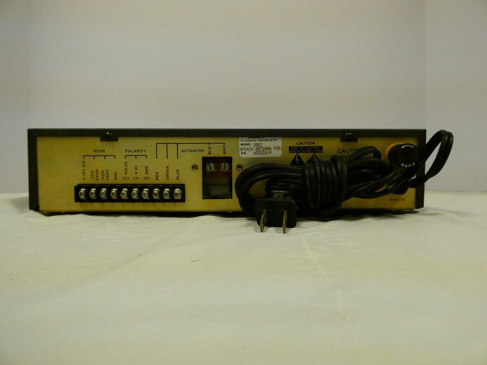 Vintage Drake Antenna Positioning System APS 424 Model 2587 Powers On! Untested!