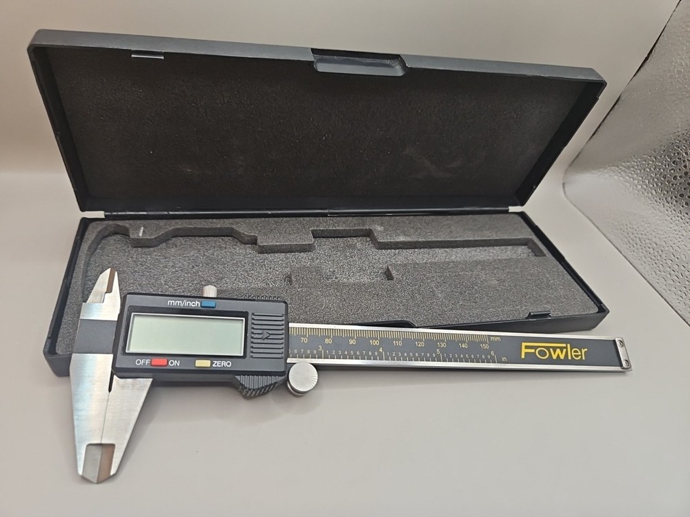 Fowler Digital Caliper with 0-6"/150mm Range