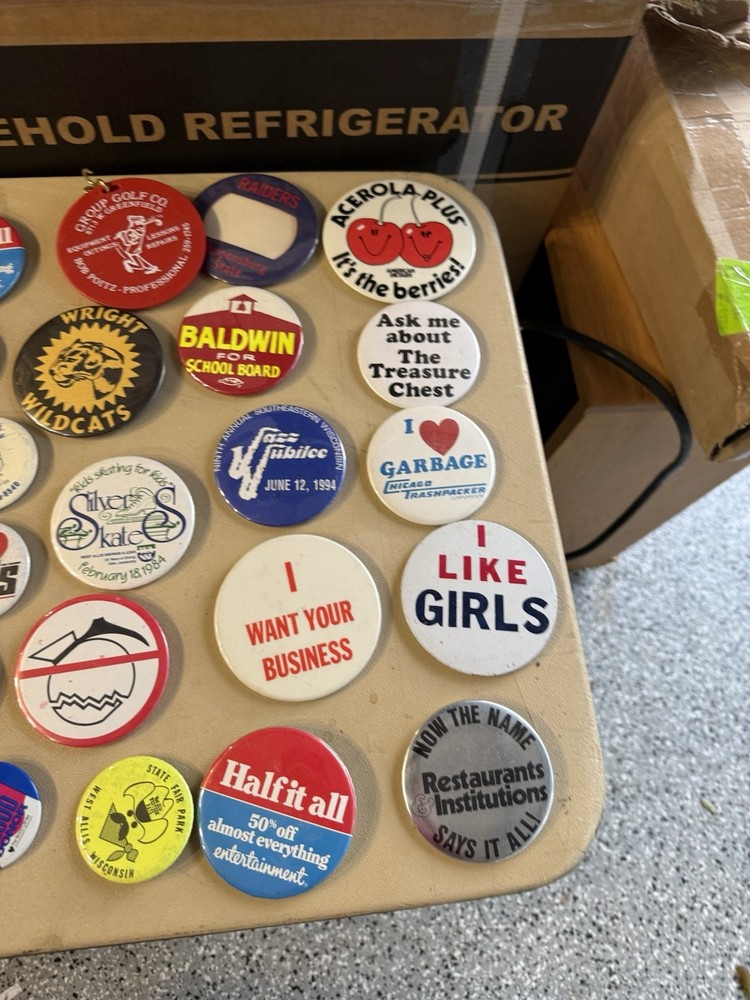 300 VINTAGE BUTTONS TEAMSTERS PLUS MORE