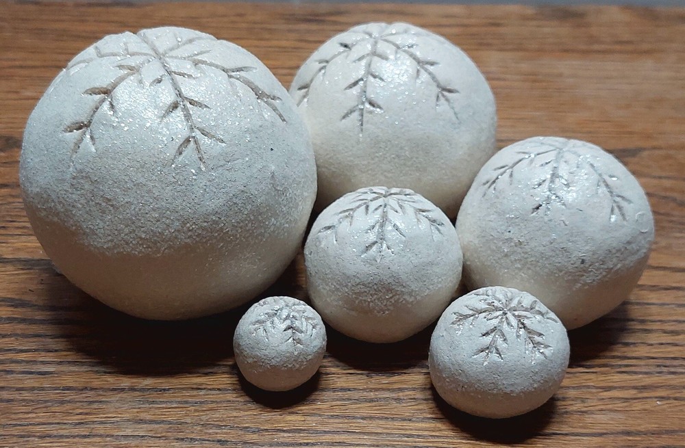 Glitter Ceramic Snowball Decor - 6 Piece Set