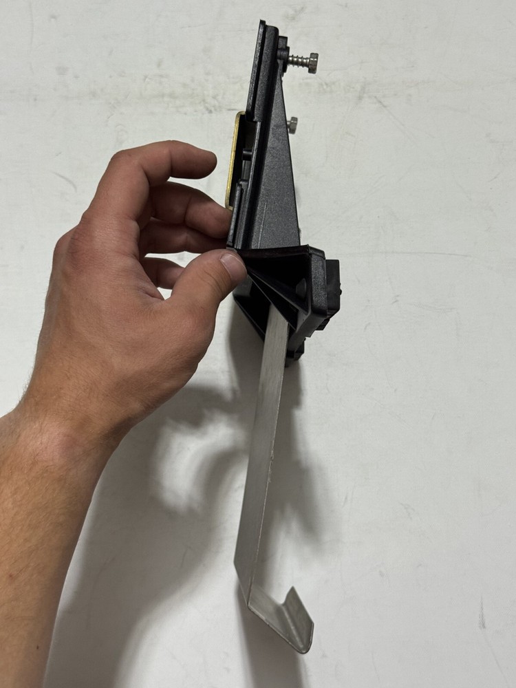 Lightbars by Whelen Strobe Mount 60911