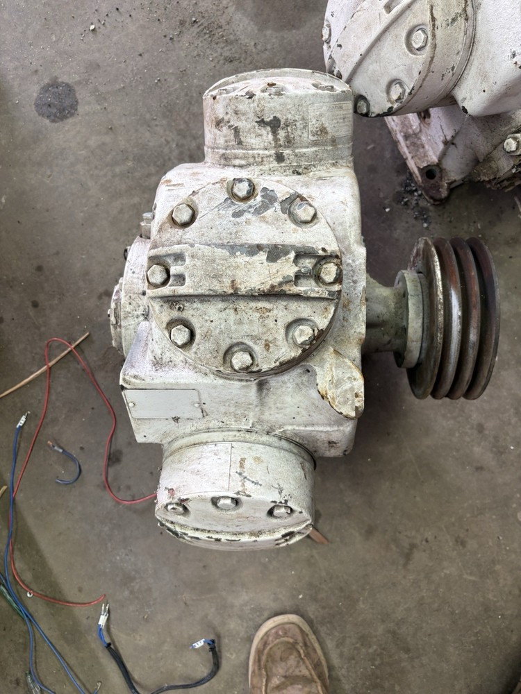 Carrier Compressor ￼F30-1714