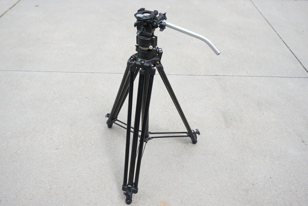 Bogen Manfrotto 3246 Tripod with Bogen Manfrotto 3063 Fluid Head