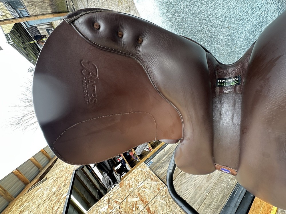 Wintec Bates Saddle With Easy-Change Gullet System