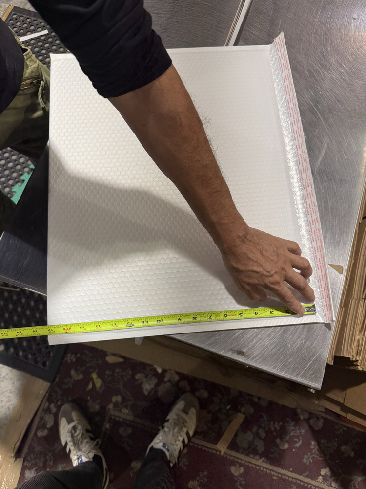 Poly Bubble Bag Mailers, 100 Pieces per Box, 17.3" x 22"