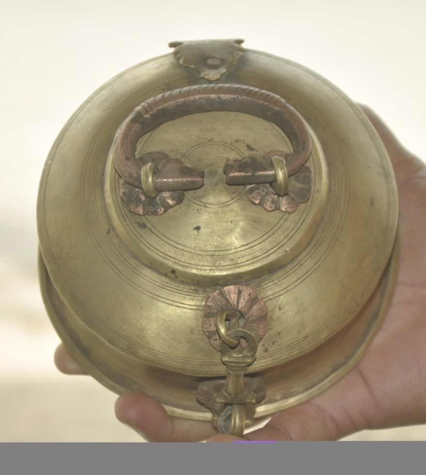 Vintage Brass Unique Solid Handcrafted Round Small Bread / Chapati Box