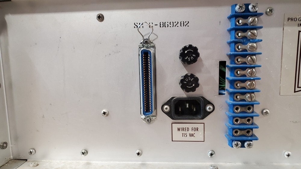Fluke 3330B Programmable Constant Current Constant Voltage Calibrator
