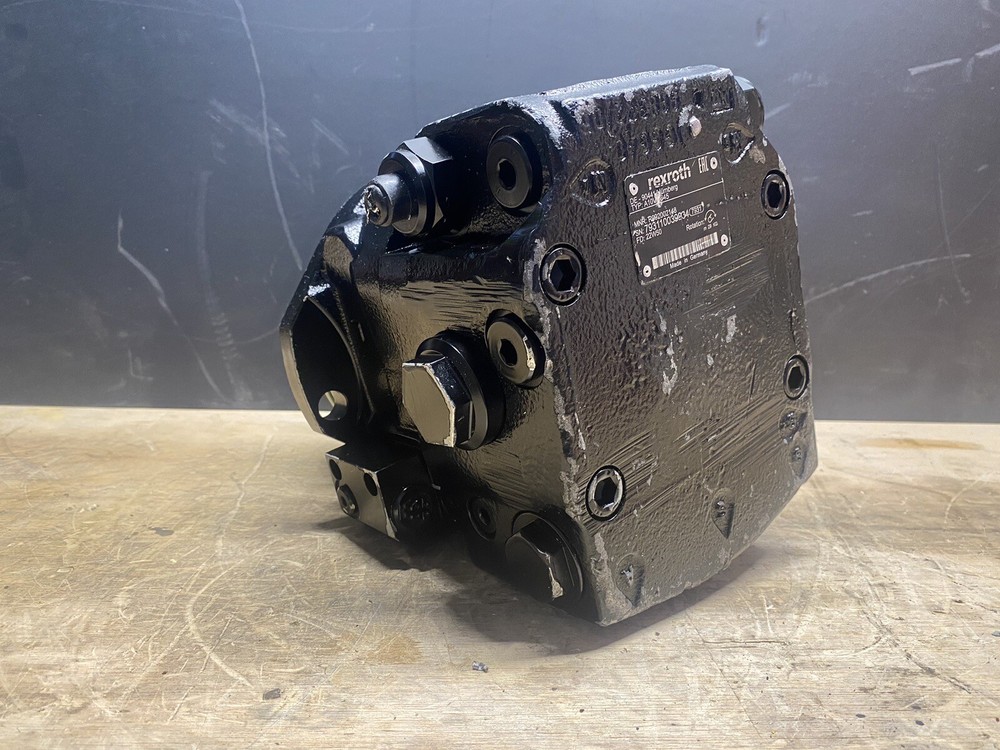 Rexroth Axial Piston Variable Motor R992002148 A10VE45 Plug In Version - New OB