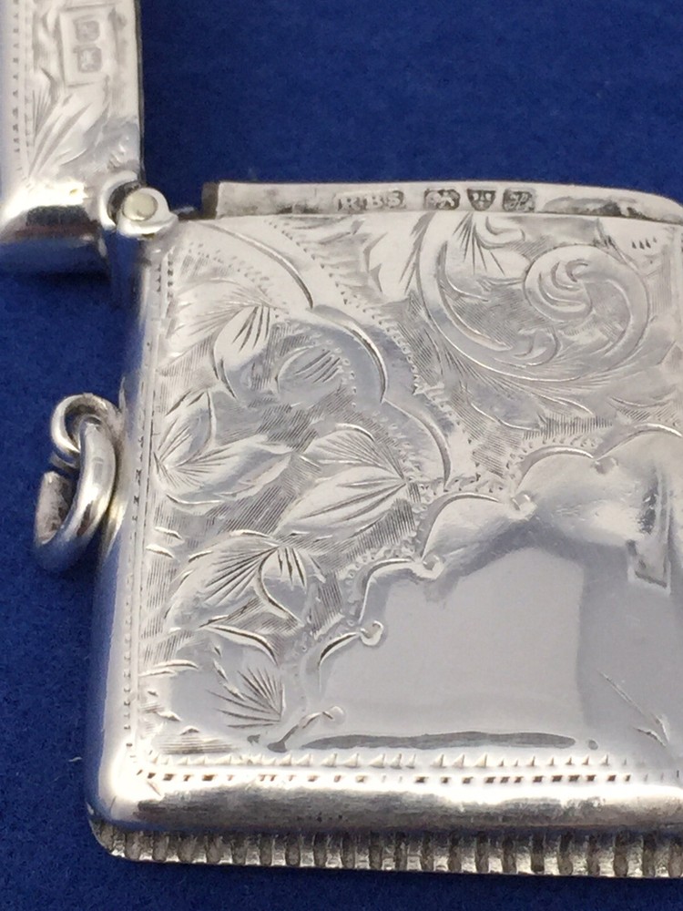 BRITISH STERLING CHESTER MATCH SAFE VESTA