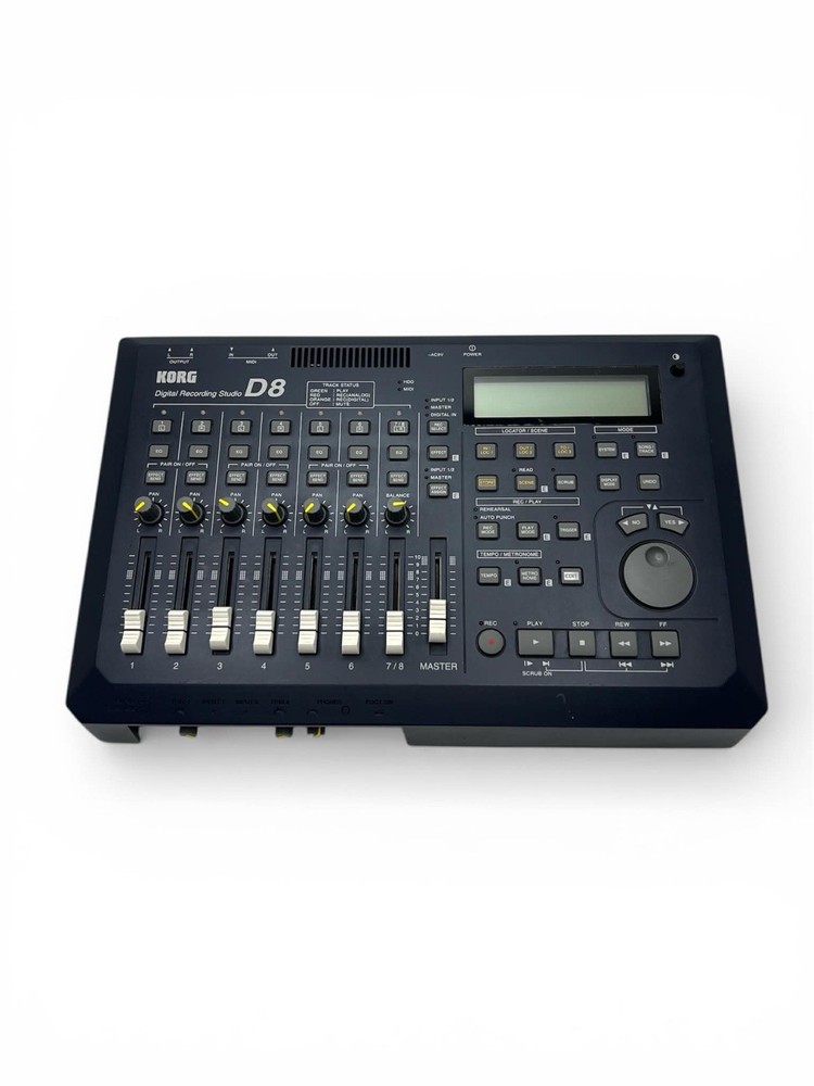 Korg D8  Digital Recording Studio (NO POWER CABLE)
