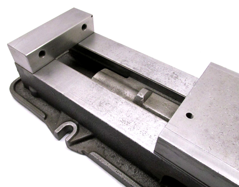 KURT ANGLOCK 6" MILLING MACHINE VISE - #D675