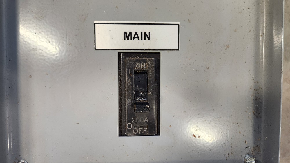 General Electric 200A x 30-SPACE Class CTL THHQB Breaker Panelboard. USED