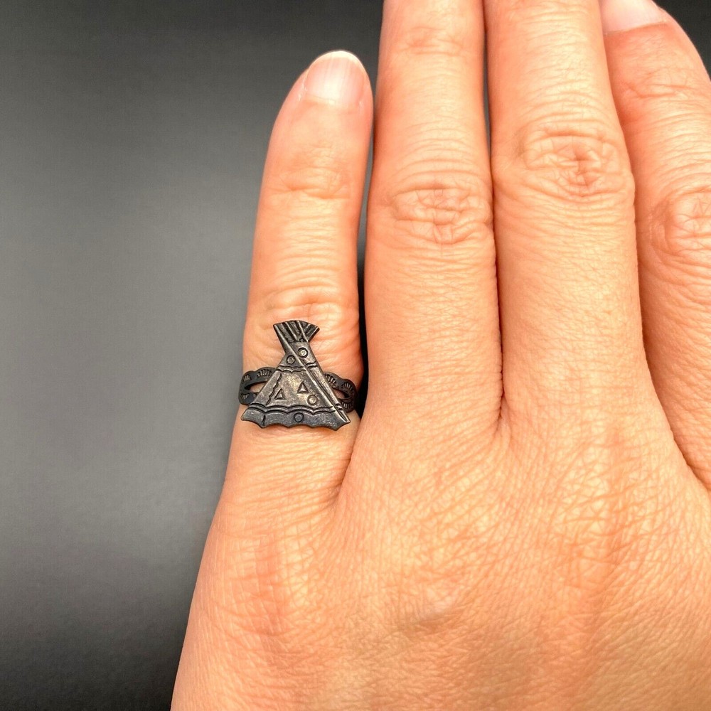 Vintage Southwestern Teepee Sterling Silver Ring Size 5