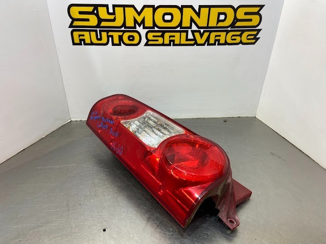 2009 PARTNER BERLINGO PASSENGER SIDE LEFT REAR LIGHT REF: BF31