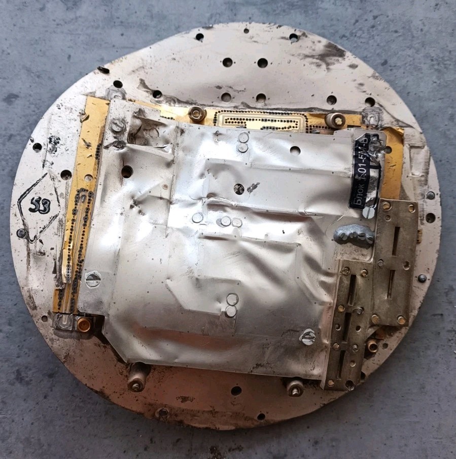 Gyroscopic gyrostabilized device of the navigation system.