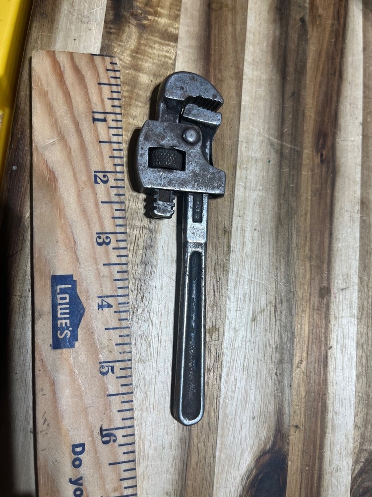 Vintage Blue Grass small pipe wrench (23749)
