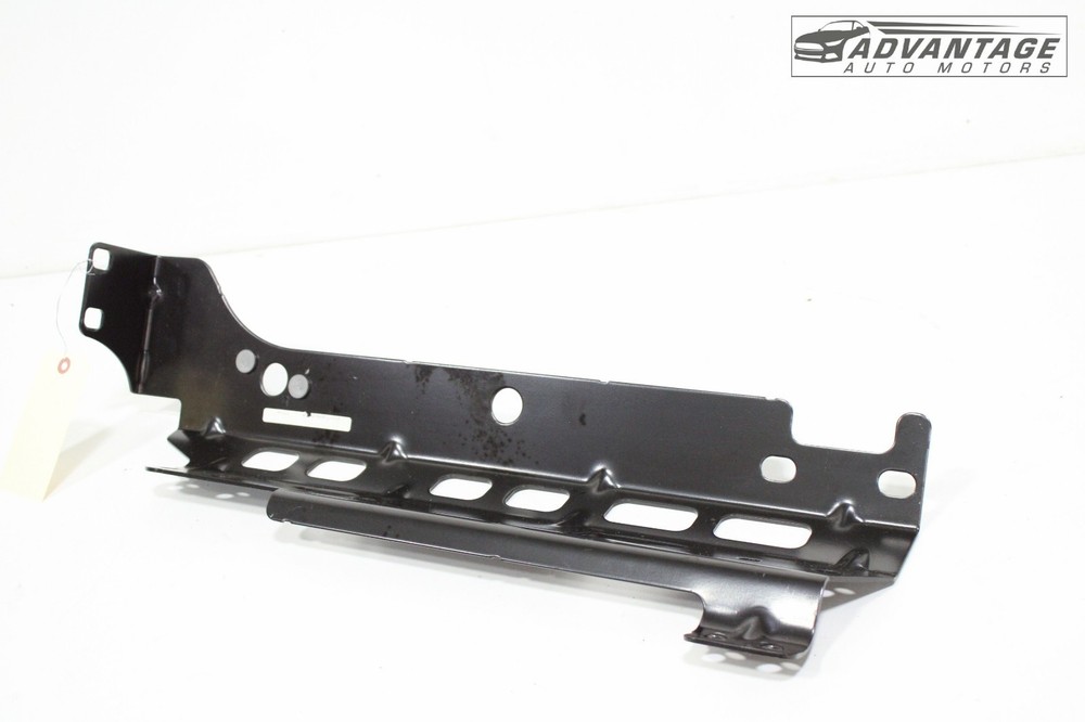 2017-2024 FREIGHTLINER CASCADIA 126 REAR LEFT SIDE LOWER BUNK BRACKET OEM