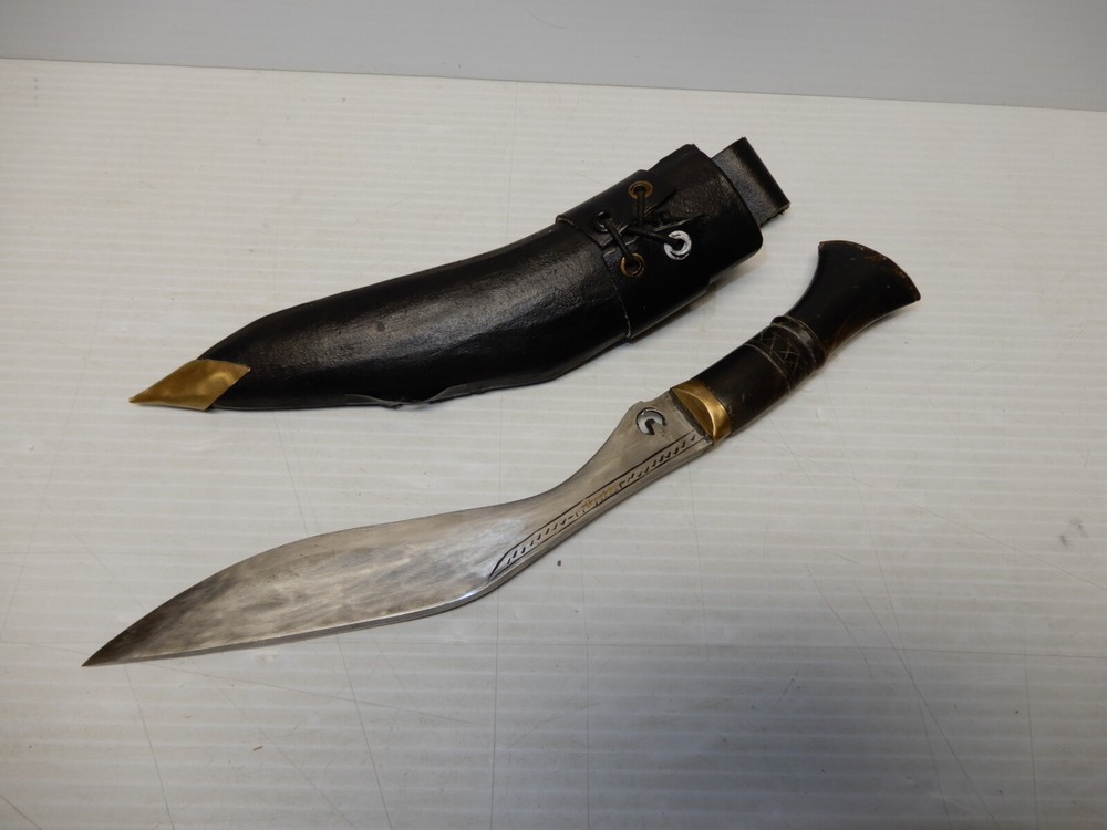 VINTAGE MIDDLE EASTERN CAMEL KNIFE