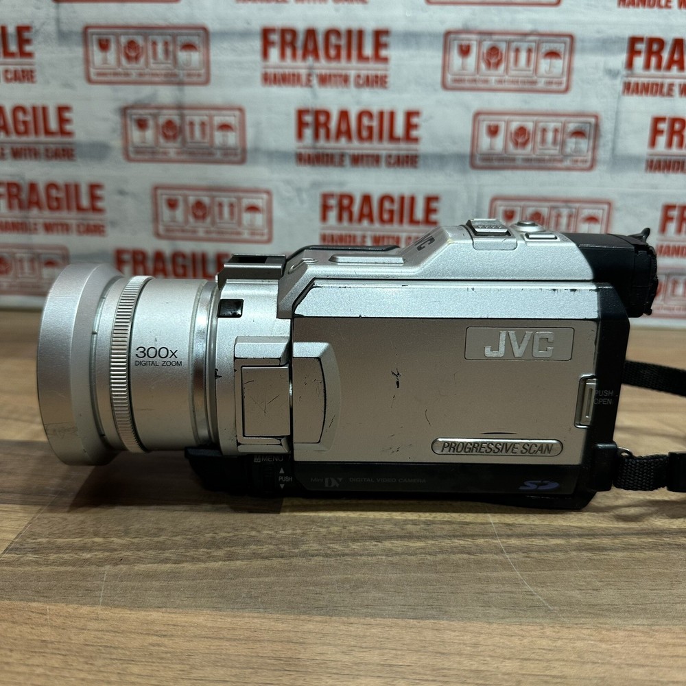 JVC GR-DV2000E Mini DV Digital Camcorder - Silver