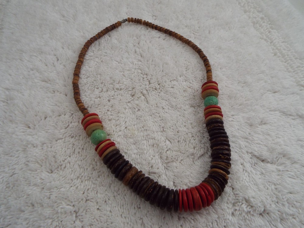 Brown Red Wood Bead Necklace (K6)