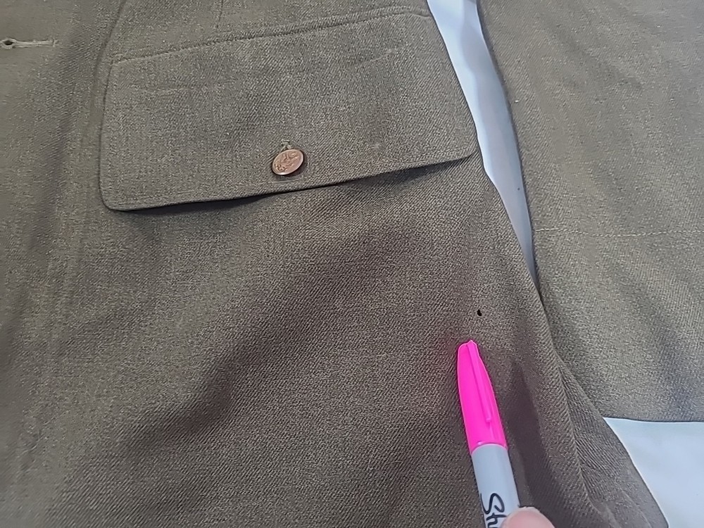 Vtg US Army Sergeant Technician 3rd Class uniform Jacket With Pins WW2 FLAWS