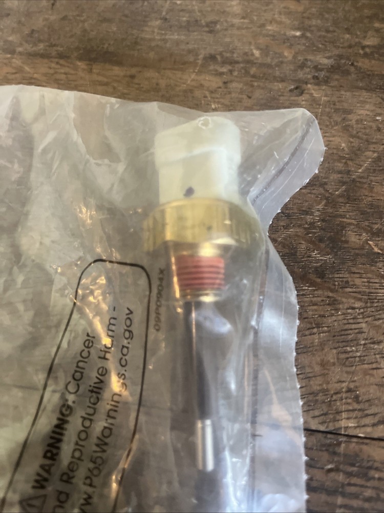 NOS Freightliner Coolant Level Sensor 23522855