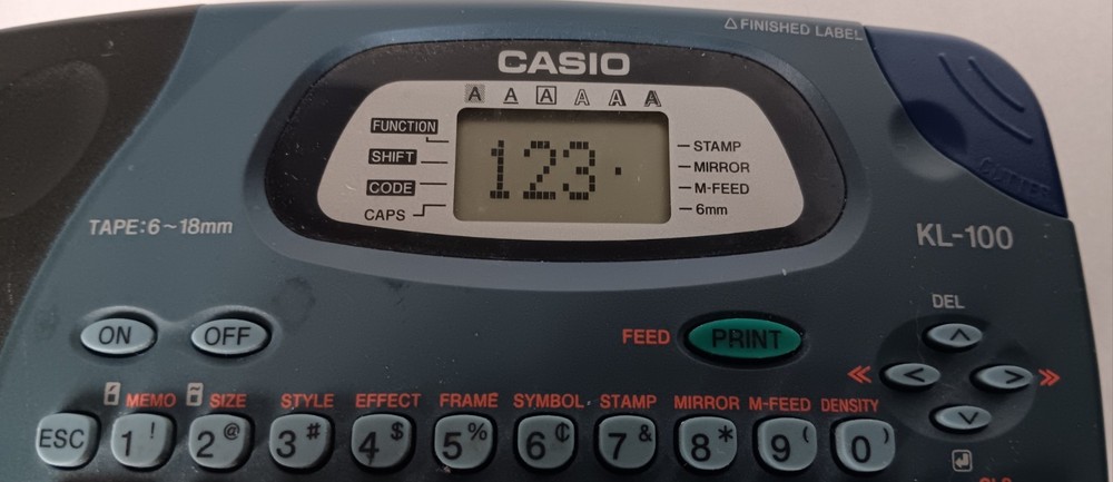 Casio KL-100 EZ Label Maker Printer Label It! TURNS ON but only semi-tested