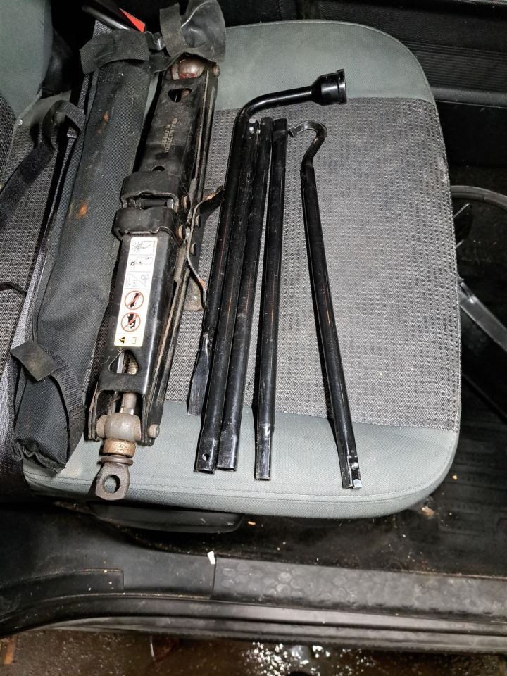 2016 Ram1500 Jack Sku#4385025