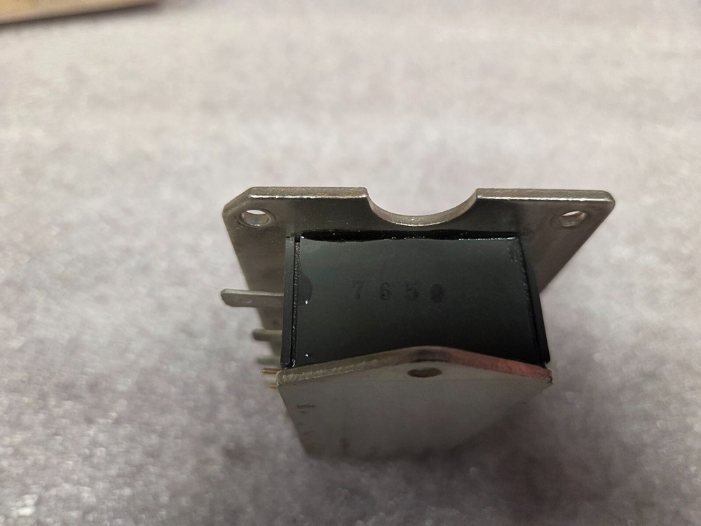 '1 PIECE' - PN# FBH-60-014 - LAMBDA - POWER HYBRID VOLTAGE REGULATOR