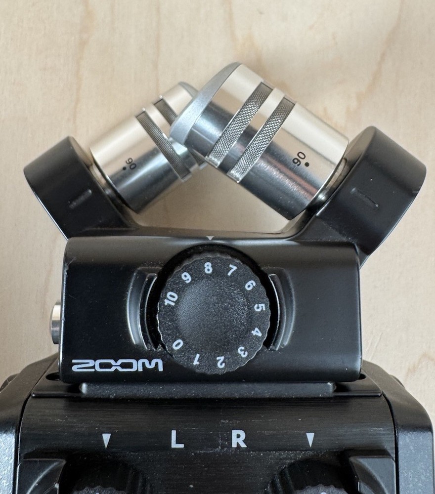 Zoom H6 Handheld Digital Recorder XLR In USB Interface Battery-Powered