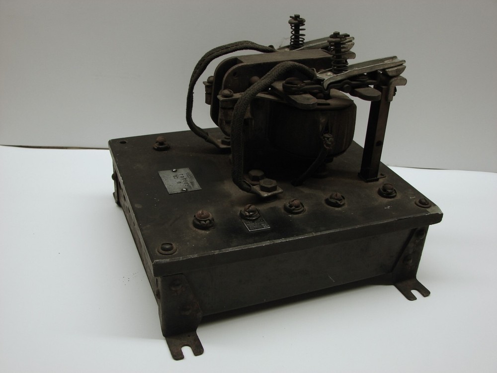 Cutler Hammer Milwaukee WIS Relay Switch???