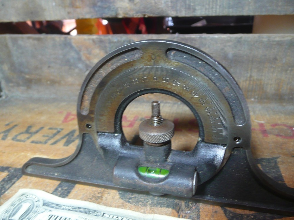 Vintage BROWN & SHARPE Protrator Head.