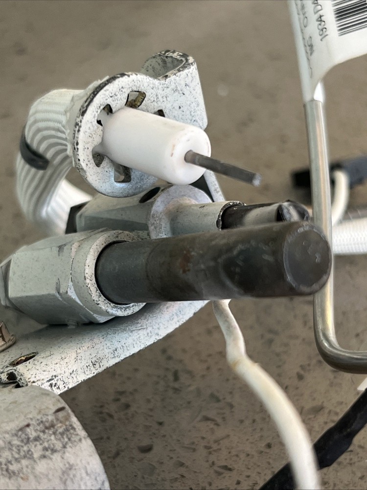 ￼ 233–4 8999–05A￼Pilot Assembly ￼