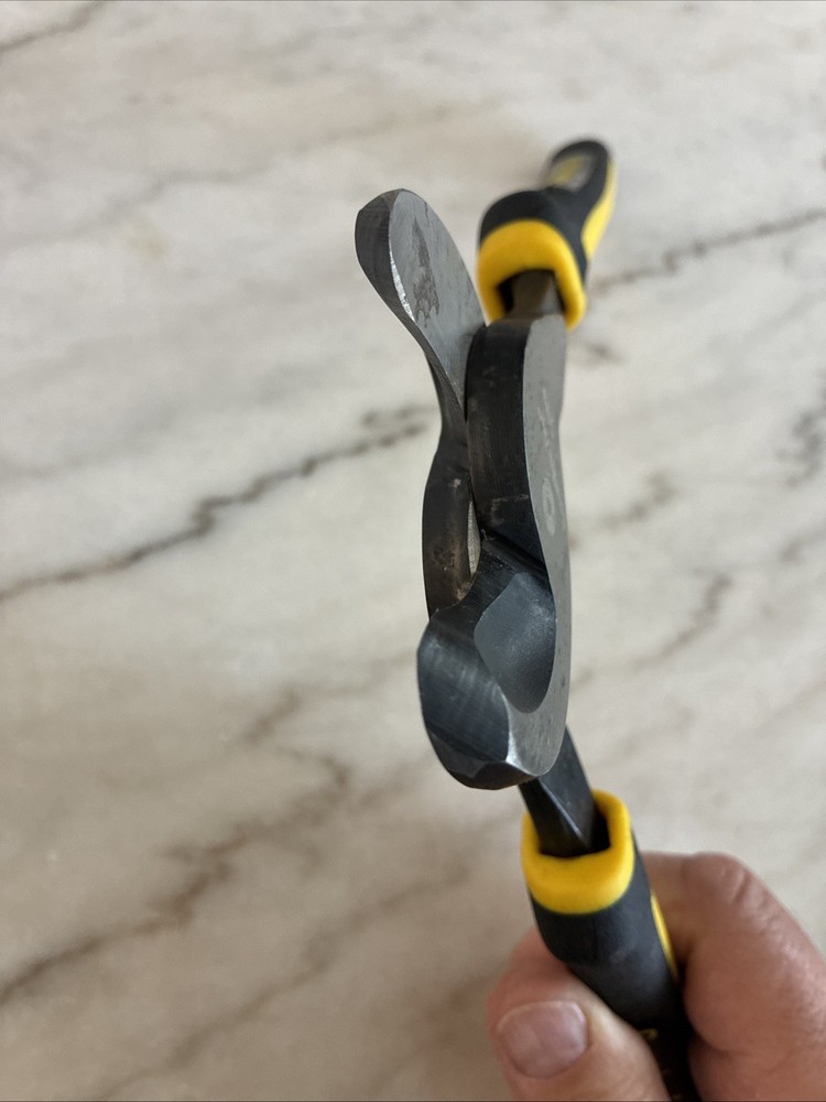 Preowned Southwire CCP9 High-Leverage Cable Cutter In Good Used Condition