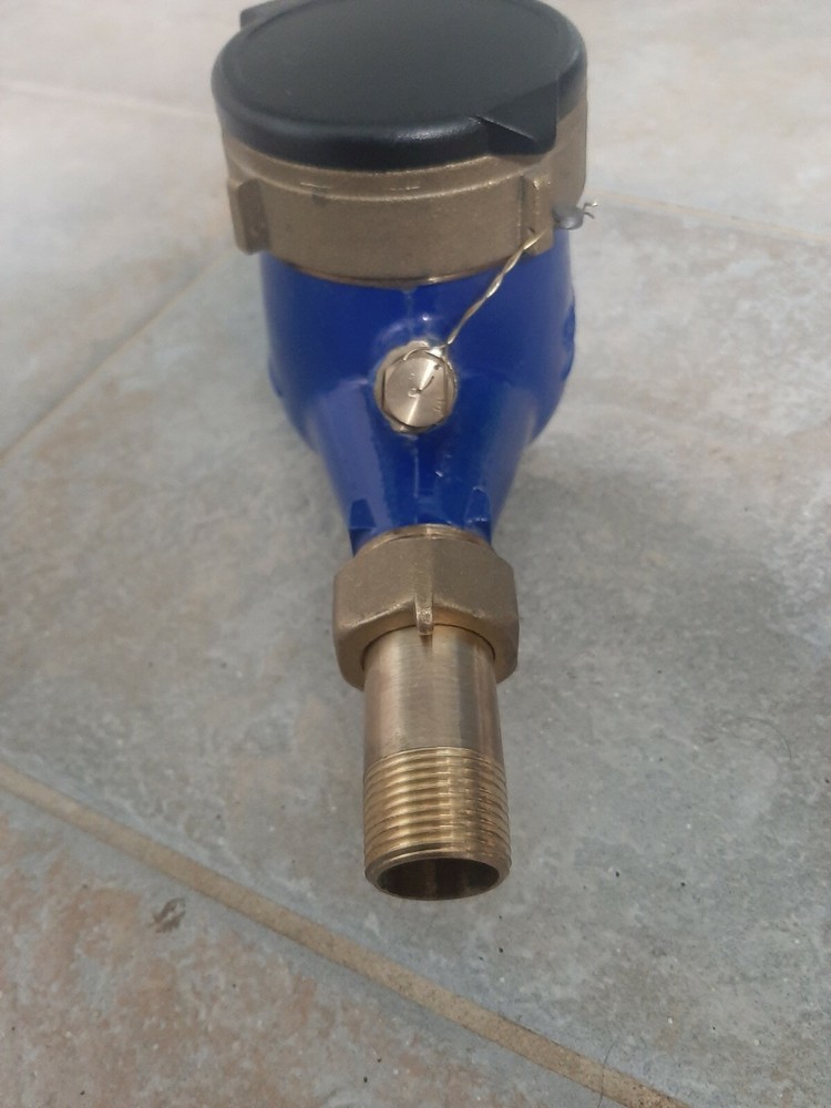 AWWA 3/4 WATER METER WITH COUPLINGS NEW