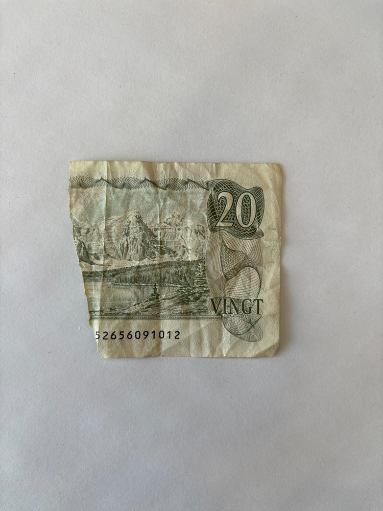 Bill 20$ Canada 1979 vintage bill torn in half