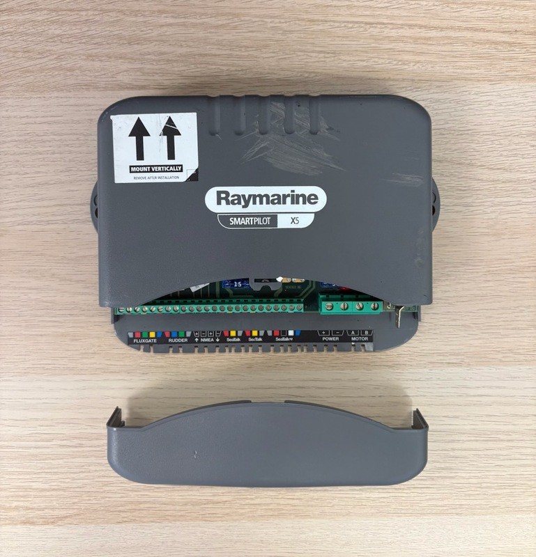 Raymarine Smart Pilot X5 Course Computer | For Parts, not working