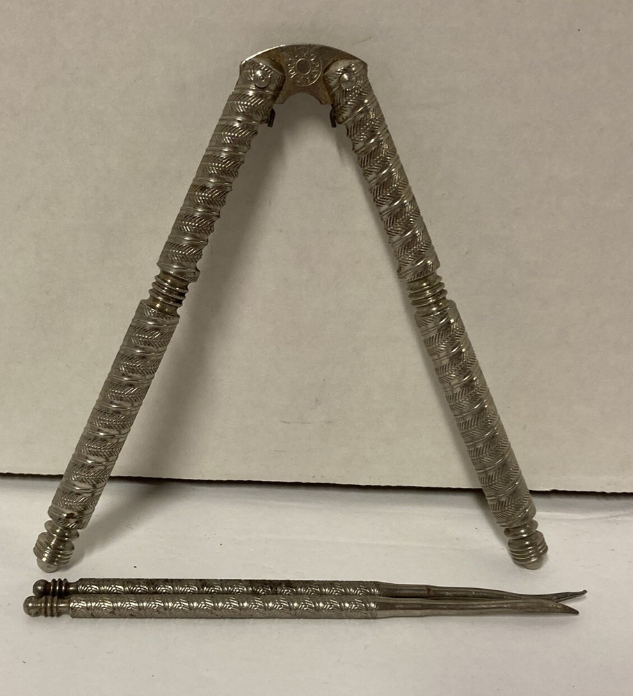 HMQ Metal Walnut Nutcracker Lobster Shell Crab Claw Cracker Nut 2 Picks Vintage